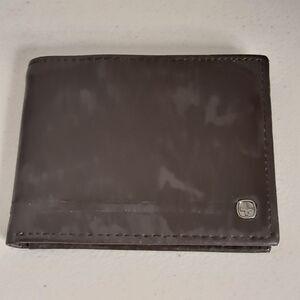 Swiss Gear Men's Brown Embossed Double Striped Leather Bi-Fold Wallet SGW6131